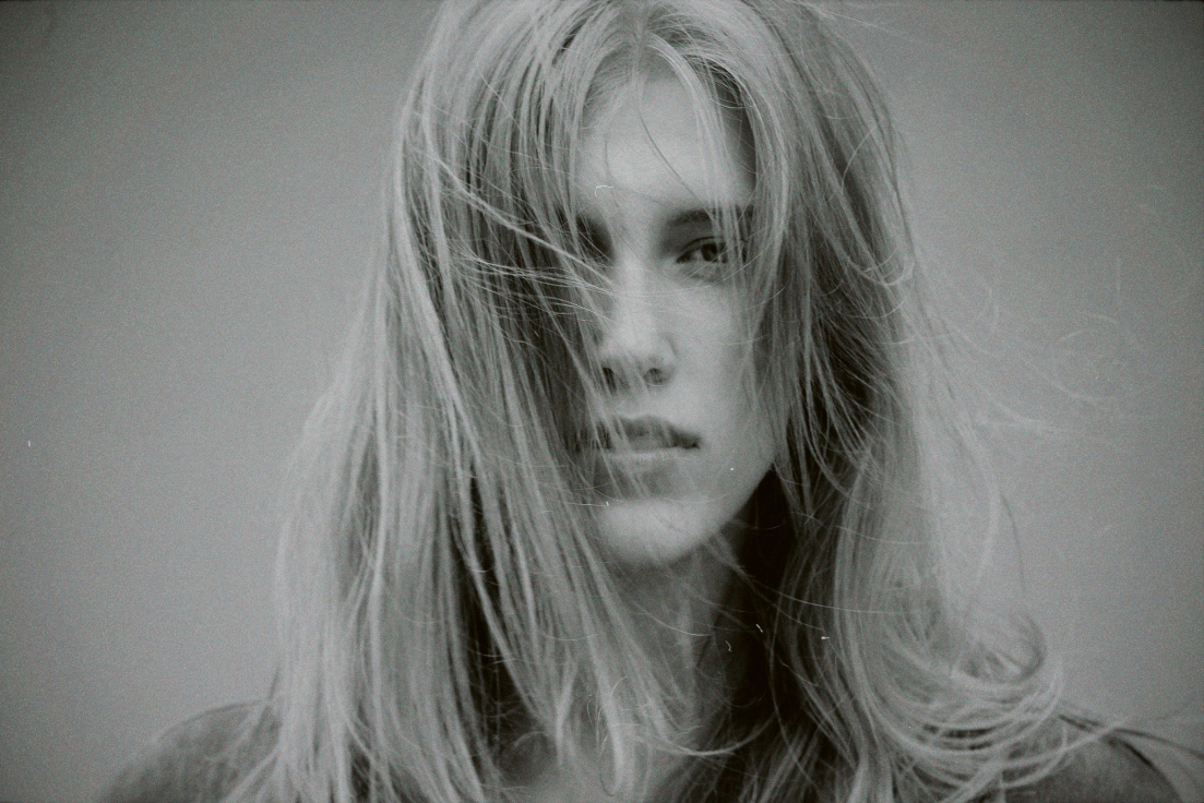 Alma Owren – “Outcast”