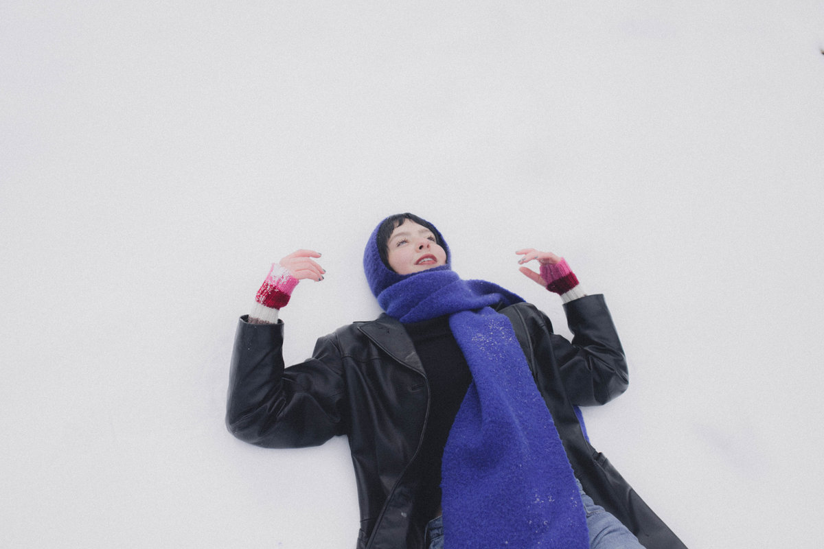 girl from the interstate – Winter Lady